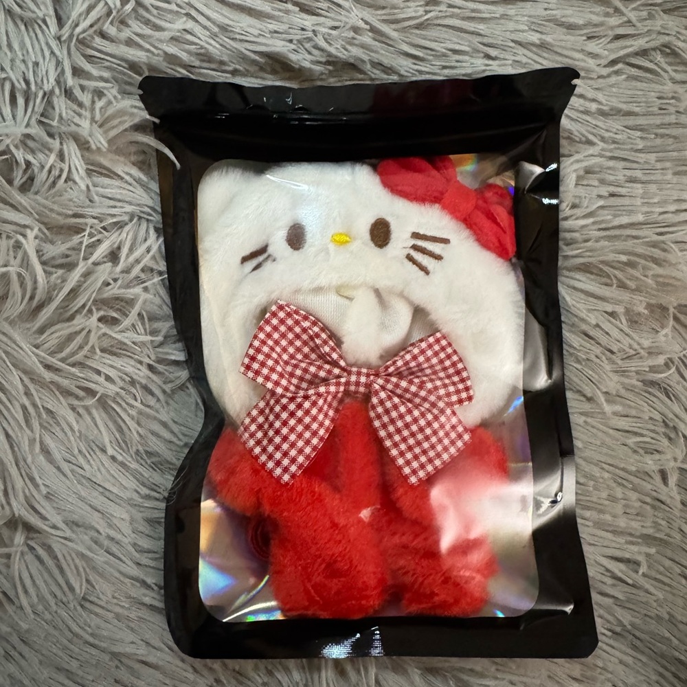 LABUBU Outfits- SANRIO Hello Kitty Plush Onesie Crossbody